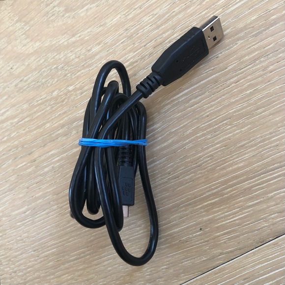 BlackBerry Bold 9700 Smartphone with Battery Charger Headset USB Cable - Picture 10 of 14